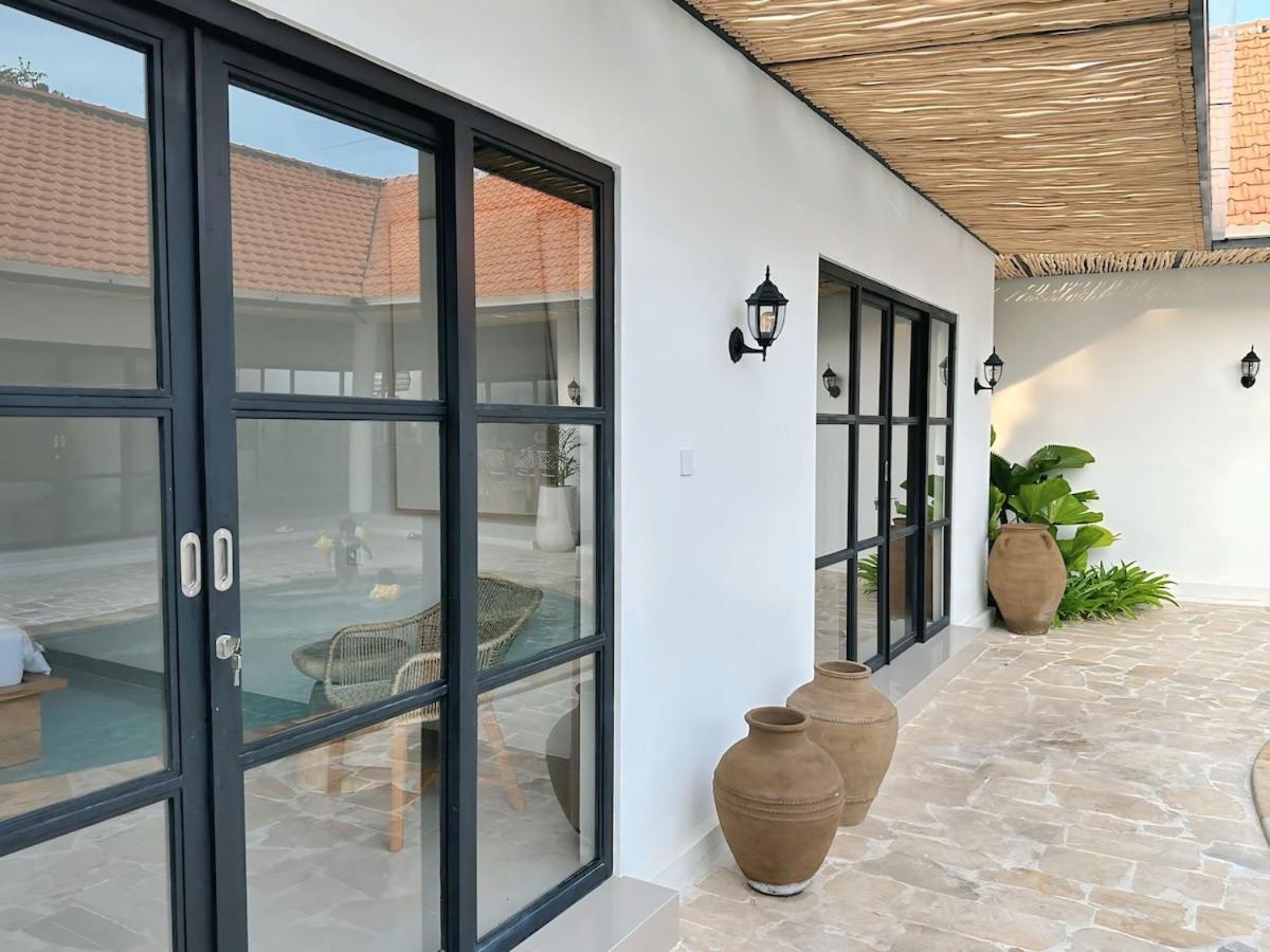 Amerta Villa Seminyak Экстерьер фото